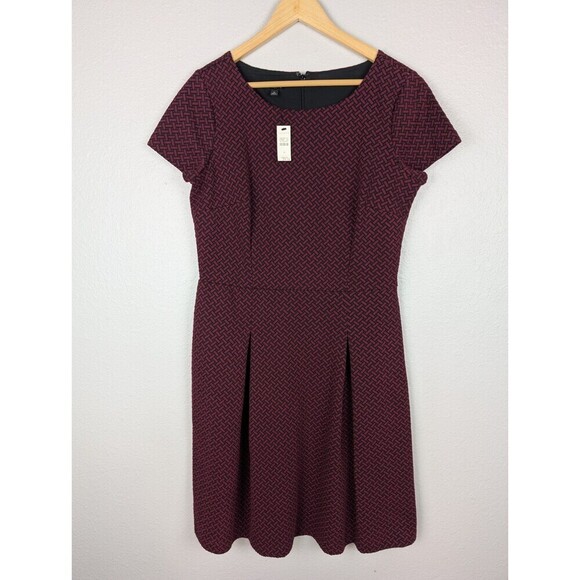 NWT Talbots Dress Women's Size 10 Red Geometric Ponte Knit Textured New 138 - Picture 1 of 7